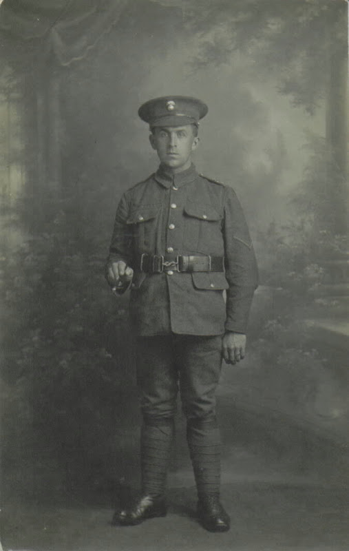 Northumberland Fusiliers. World War One Photos, Obituaries & Service